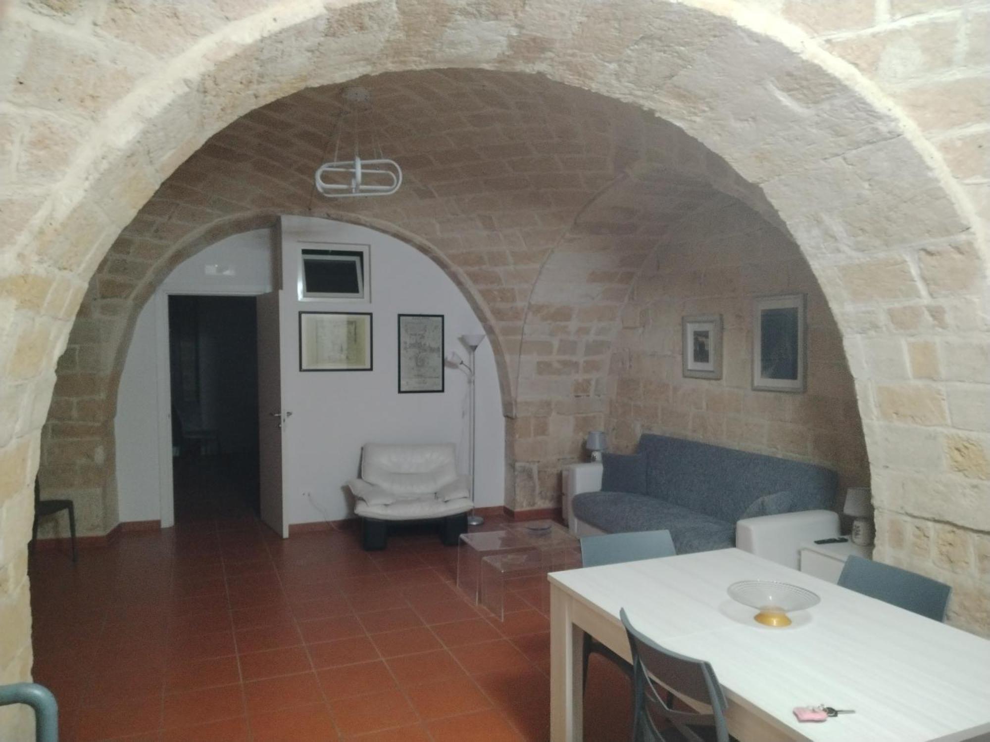 Casa Vacanza Nel Cuore Della Pietra Барлетта Екстер'єр фото
