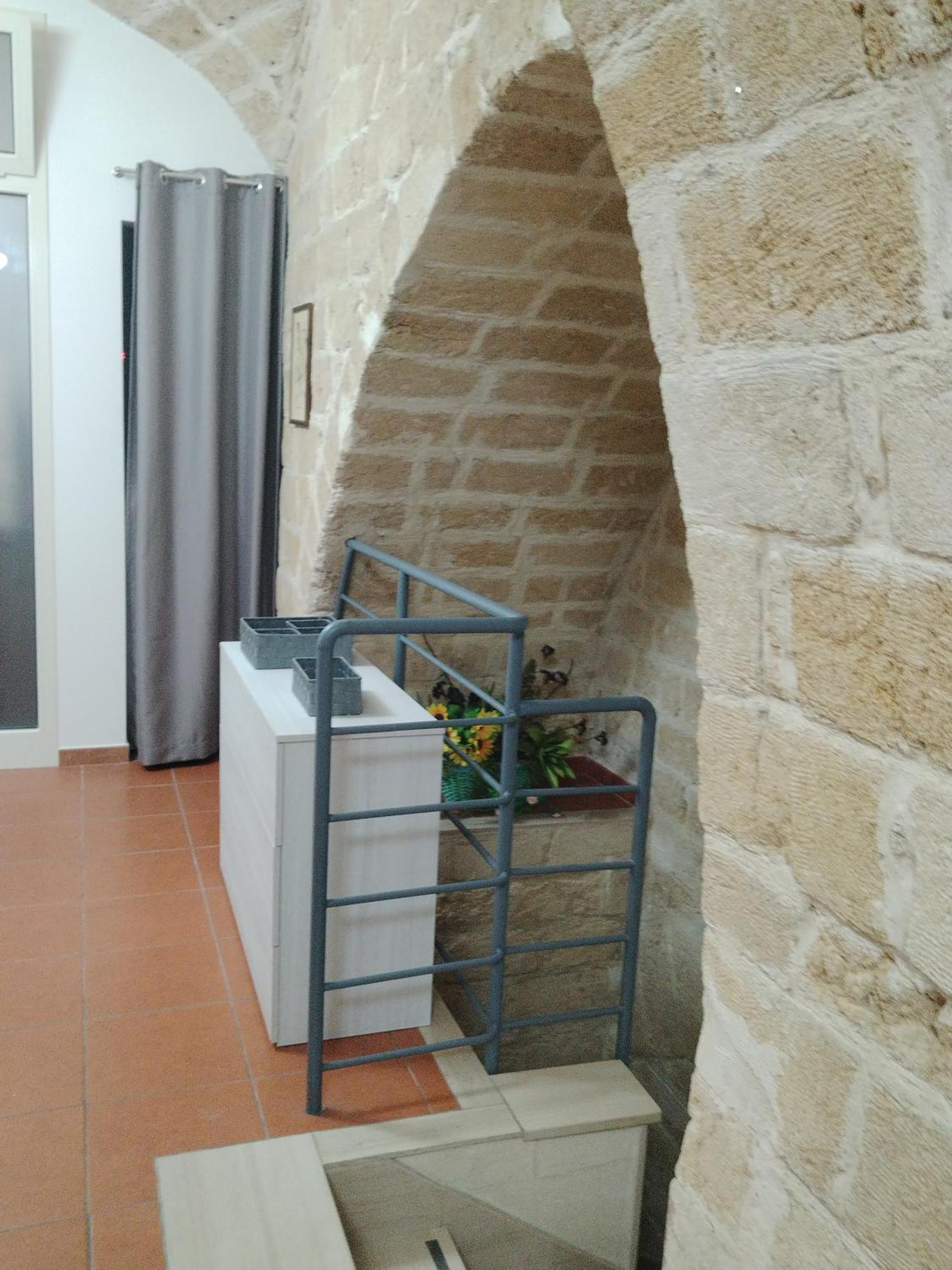 Casa Vacanza Nel Cuore Della Pietra Барлетта Екстер'єр фото